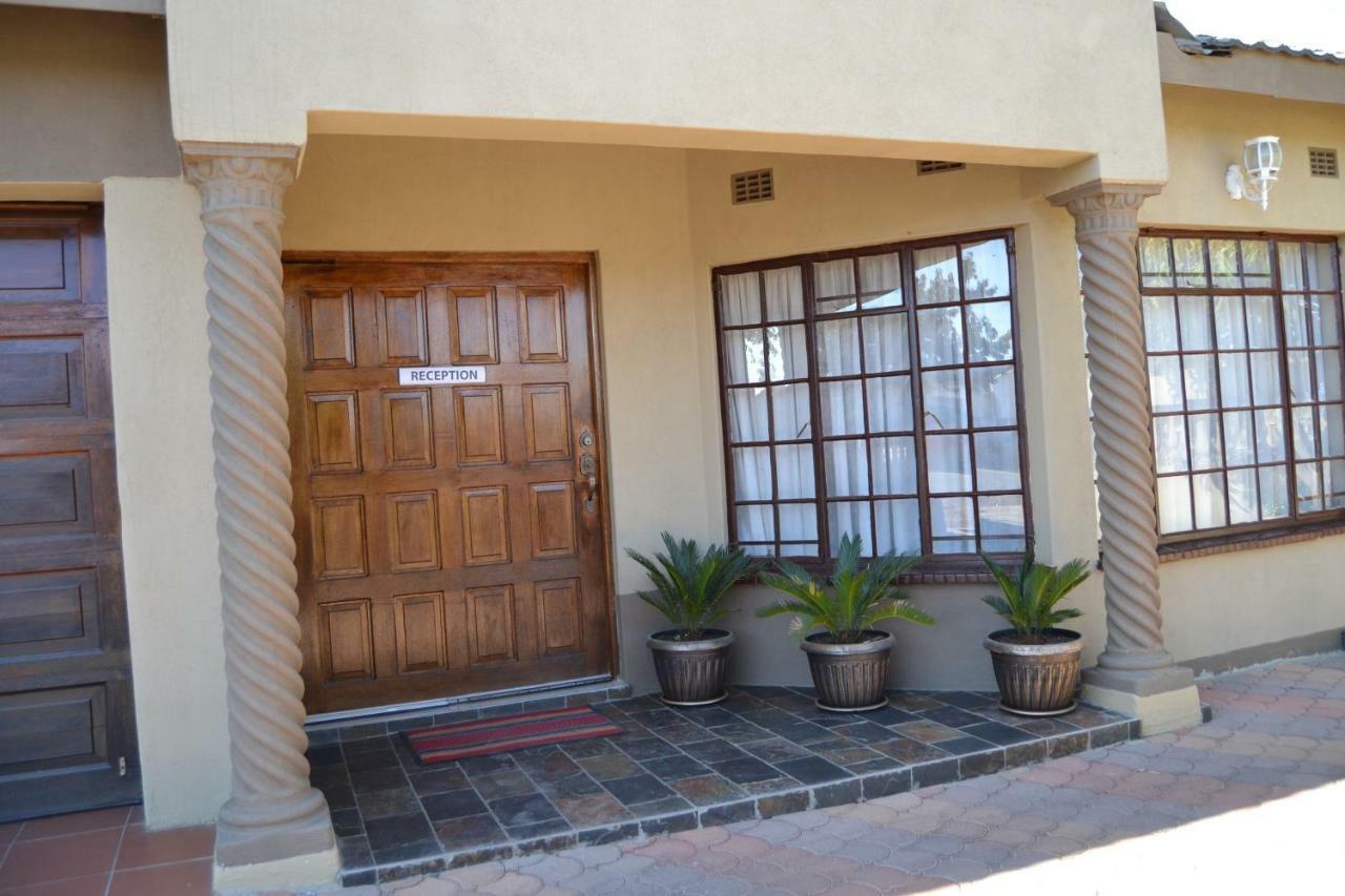 Triple Palms Bed And Breakfast Gaborone Exterior foto