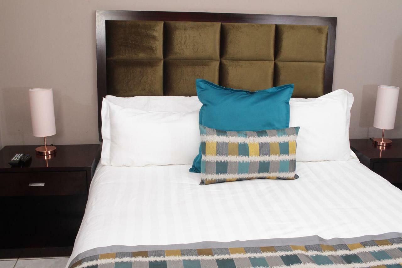 Triple Palms Bed And Breakfast Gaborone Exterior foto